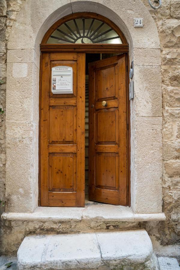 Corte Pietrantica - Charming Rooms & Suites Джовинаццо Экстерьер фото